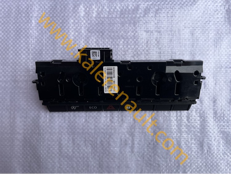 Dacia Duster 2 Piyano Kumanda Paneli 283E86009R BE1167293C