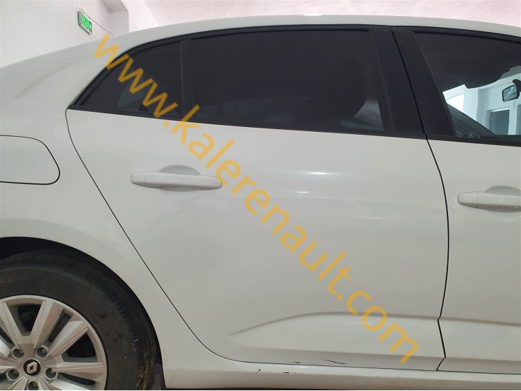 Renault Megane 4 Sağ Arka Kapı (Beyaz)