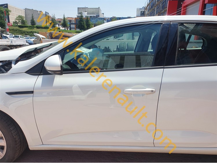 Renault Megane 4 Sol Ön Kapı (Beyaz)