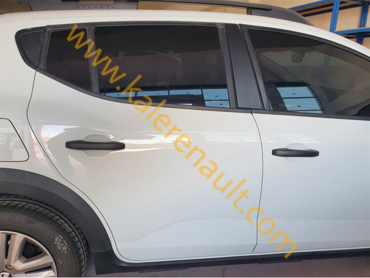 Dacia Sandero Stepway 3 Sağ Arka Kapı (Beyaz)