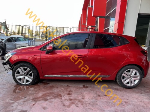 Renault Clio 5 Sol Arka Çeyrek - Çamurluk Kesme (Alev Kırmızı)